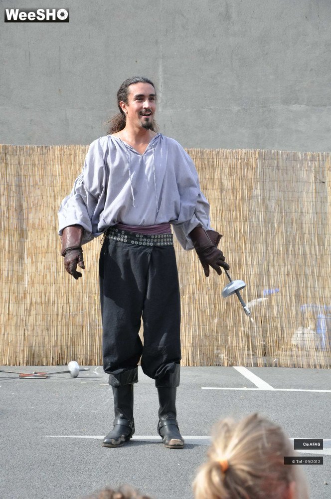 27/31 photos du spectacle Les 3 mousquetaires... en 1/2 heure