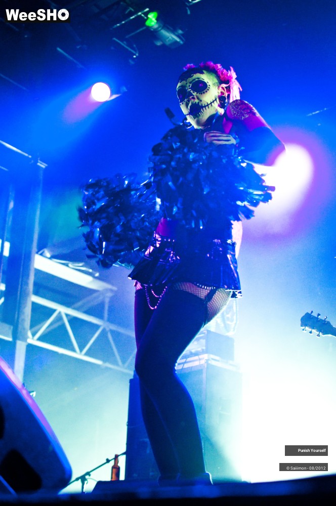 7/27 photos du spectacle Punish Yourself
