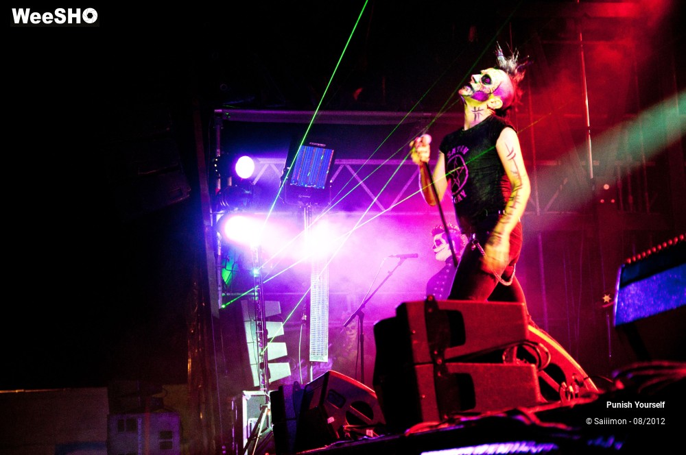 9/27 photos du spectacle Punish Yourself