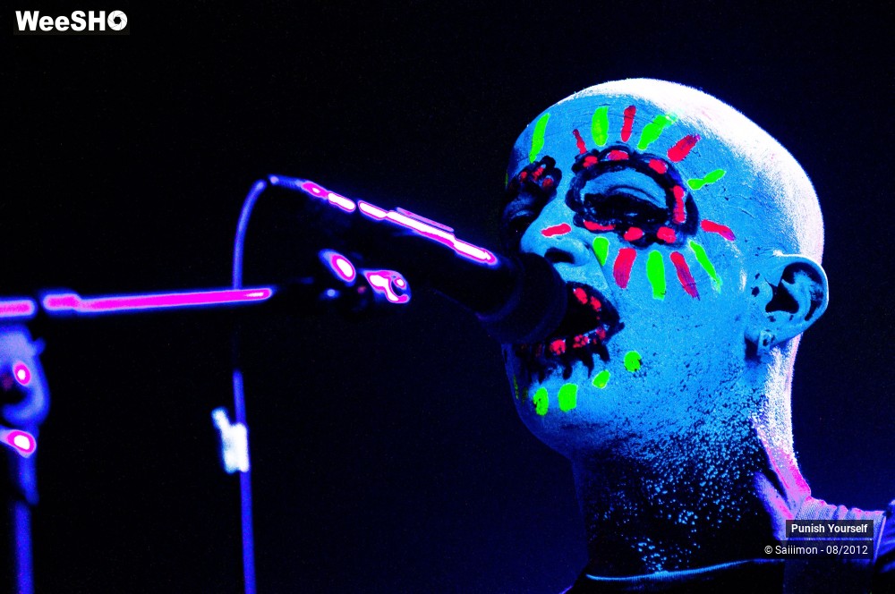 10/27 photos du spectacle Punish Yourself