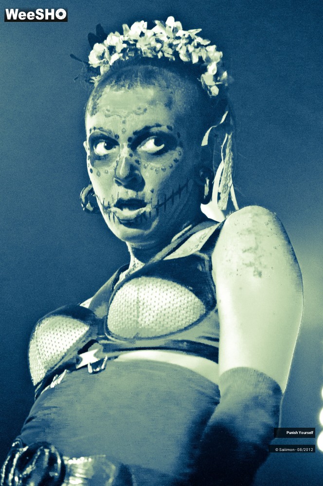 11/27 photos du spectacle Punish Yourself