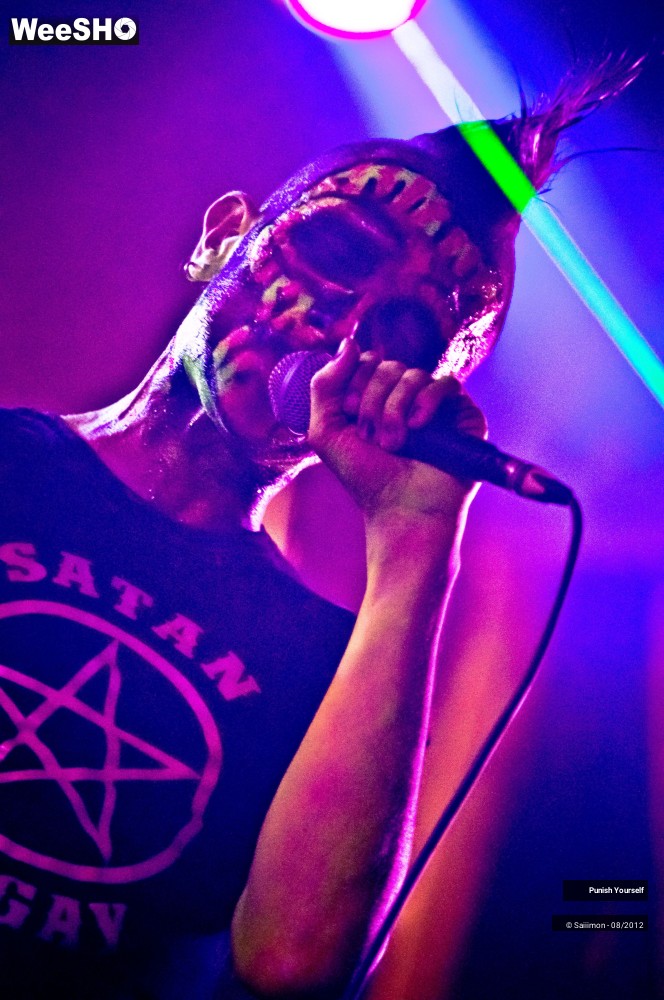 13/27 photos du spectacle Punish Yourself