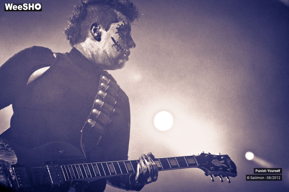 14/27 photos du spectacle Punish Yourself