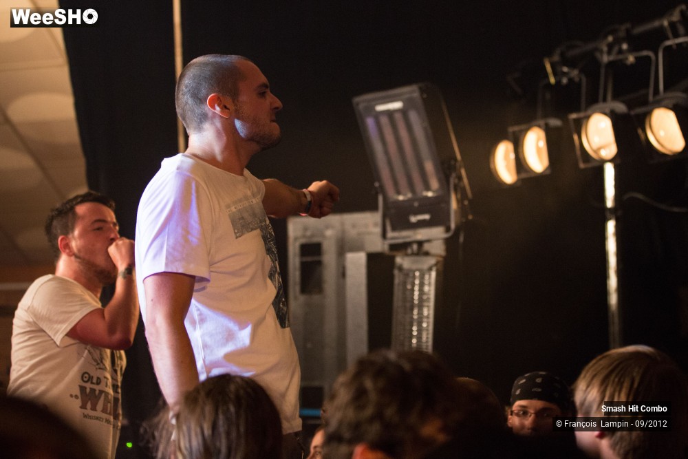 10/40 photos du spectacle Smash Hit Combo