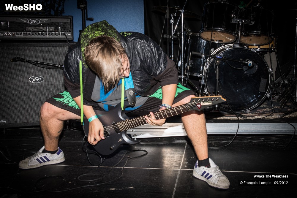 1/15 photos du spectacle Awake The Weakness