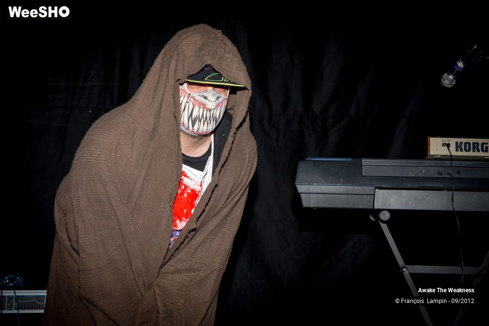 7/15 photos du spectacle Awake The Weakness