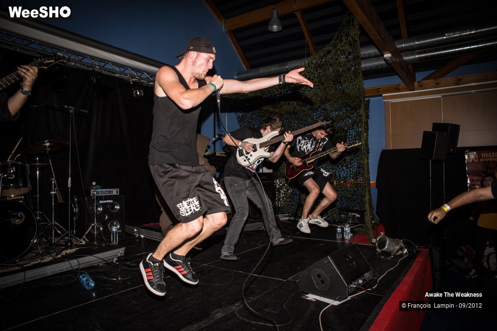 10/15 photos du spectacle Awake The Weakness