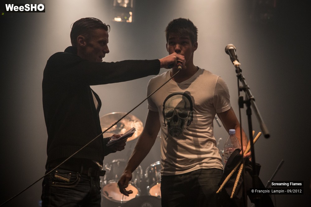 16/24 photos du spectacle Screaming Flames