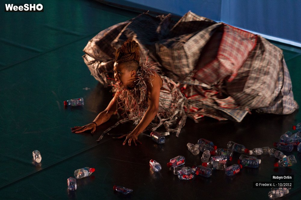 4/42 photos du spectacle Beauty remained for just a moment...