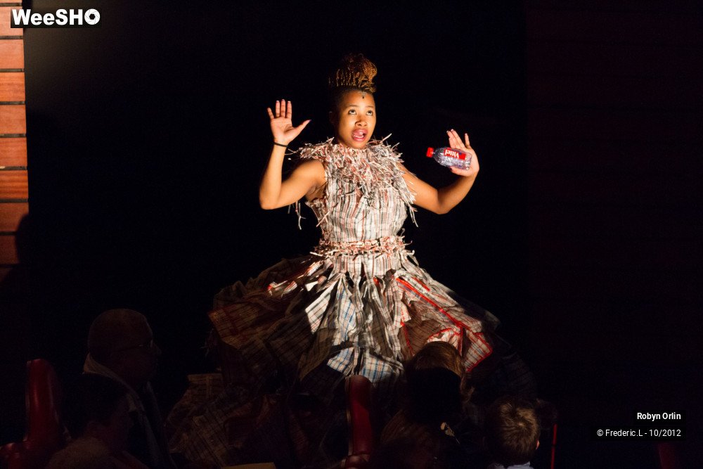 8/42 photos du spectacle Beauty remained for just a moment...