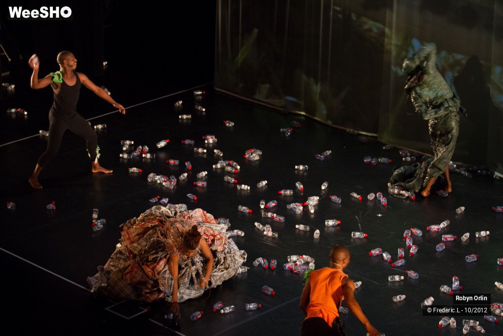 23/42 photos du spectacle Beauty remained for just a moment...