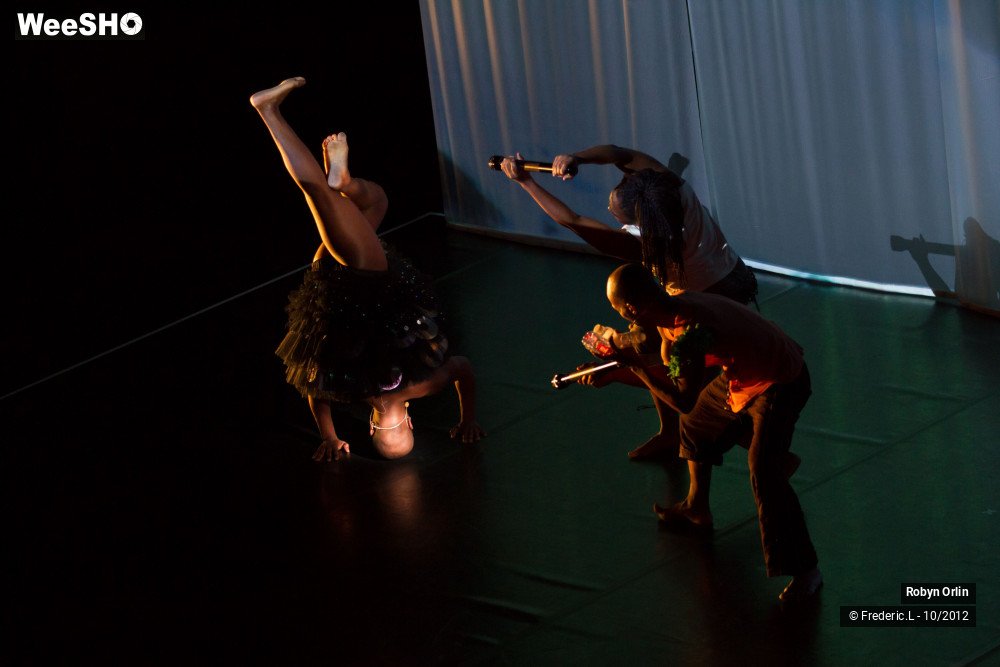 27/42 photos du spectacle Beauty remained for just a moment...