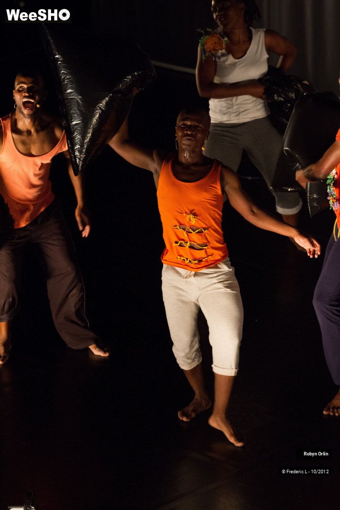 30/42 photos du spectacle Beauty remained for just a moment...