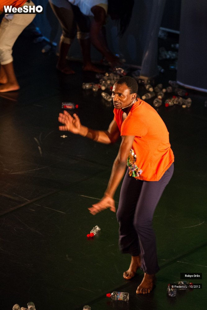 40/42 photos du spectacle Beauty remained for just a moment...