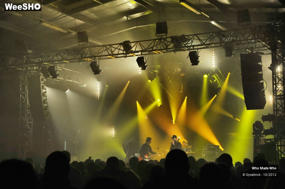 25/25 photos du spectacle Who made Who 