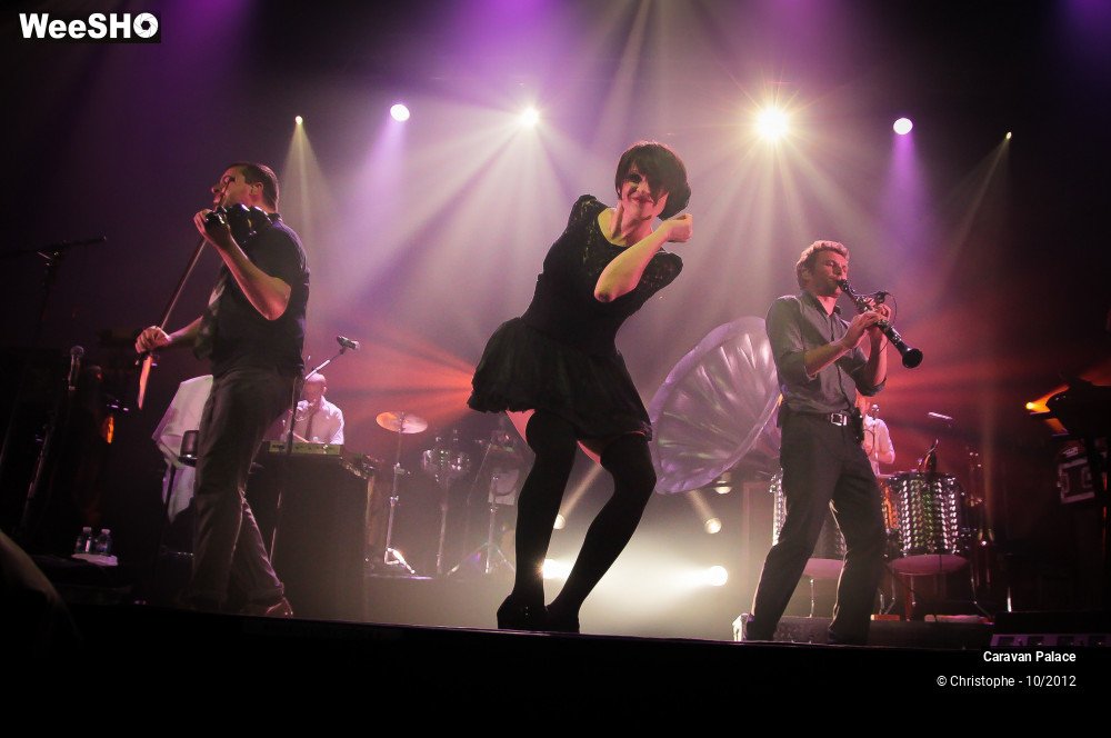 10/44 photos du spectacle Caravan Palace