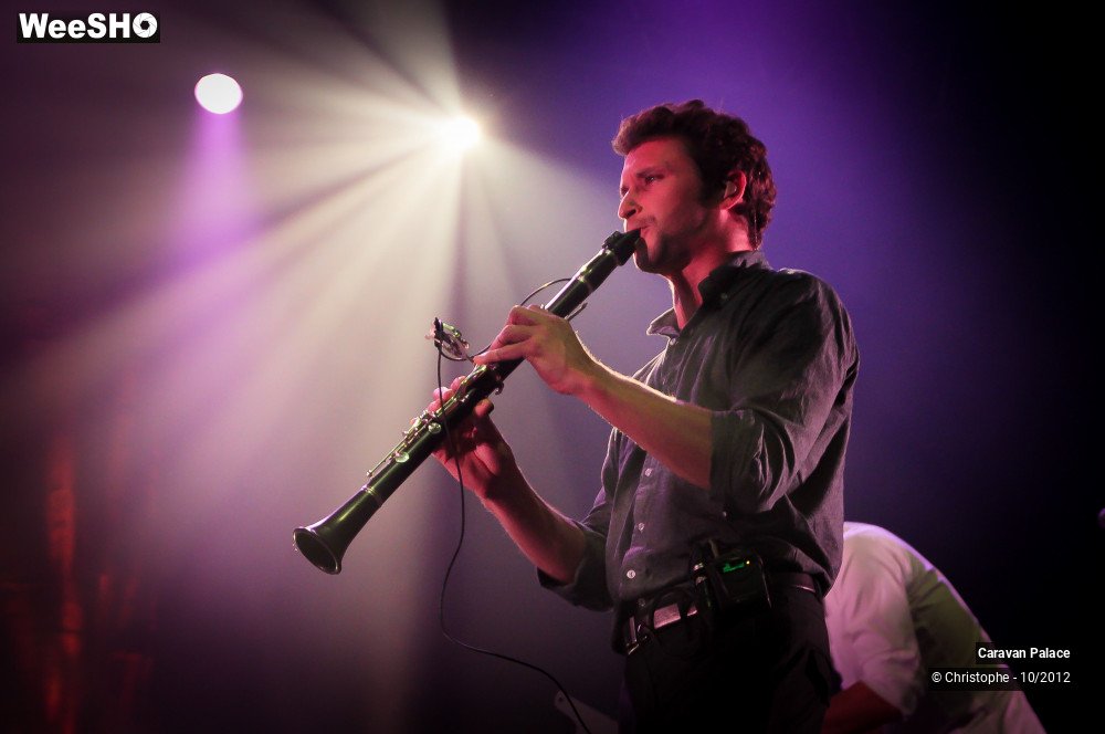 15/44 photos du spectacle Caravan Palace