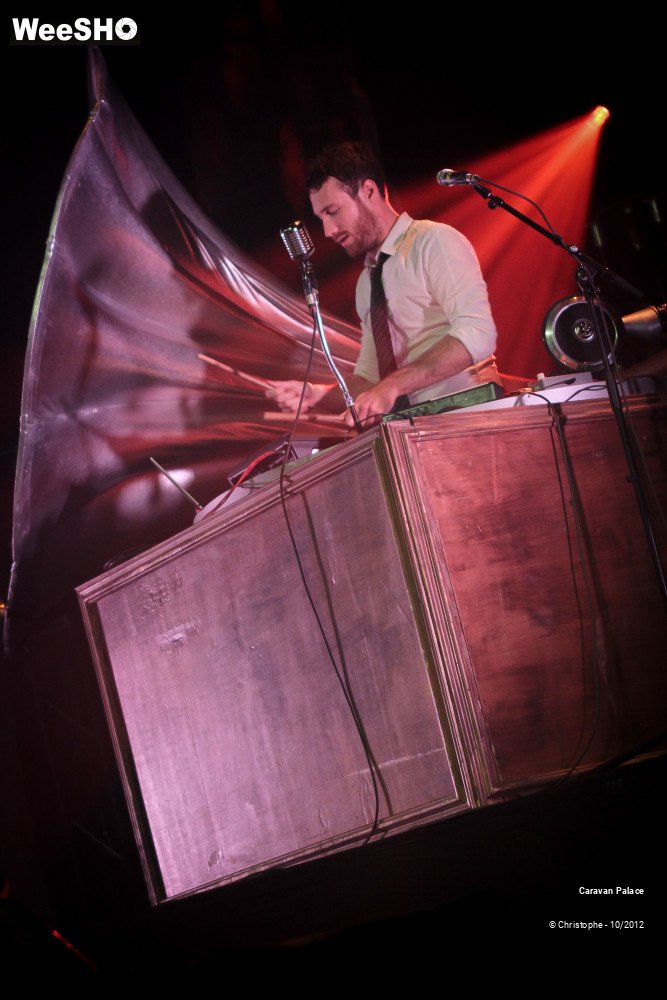 37/44 photos du spectacle Caravan Palace