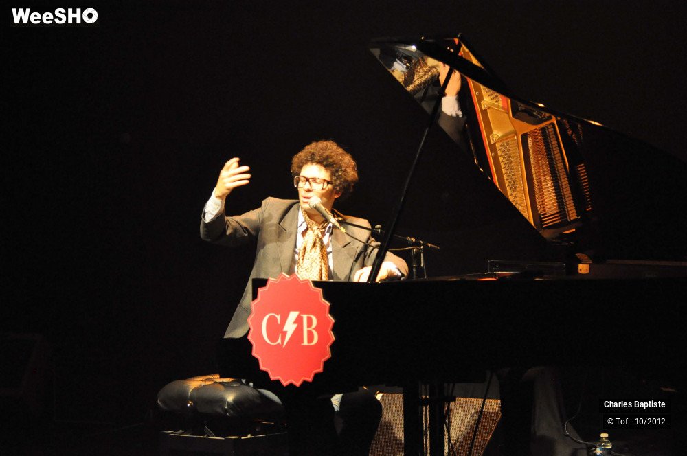 1/33 photos du spectacle Charles Baptiste