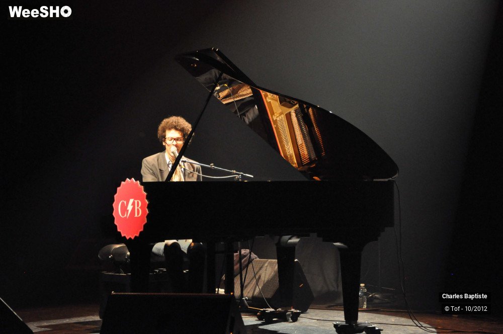 12/33 photos du spectacle Charles Baptiste