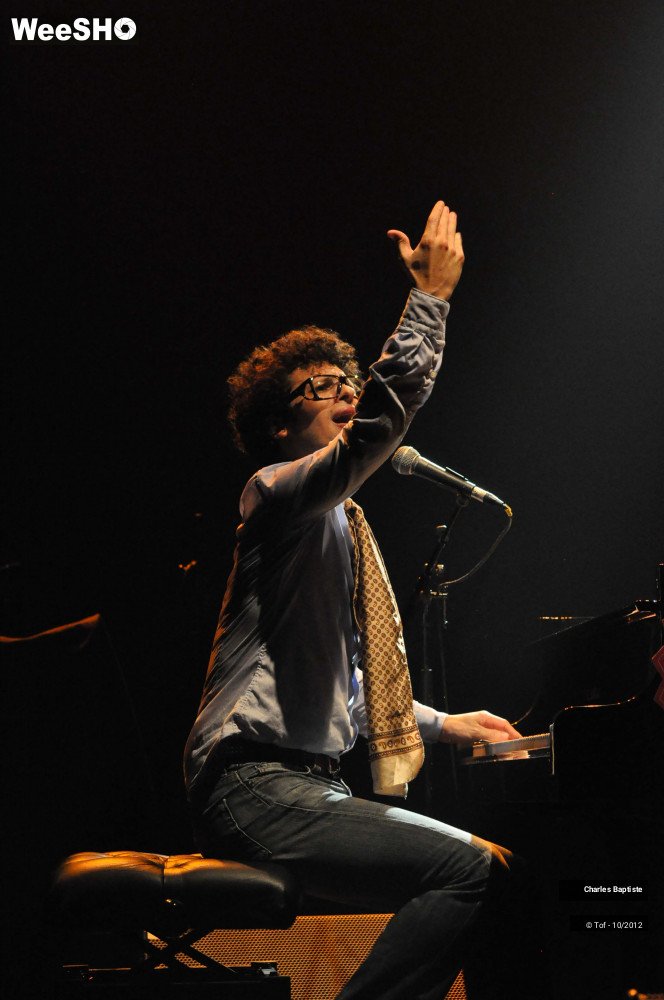 22/33 photos du spectacle Charles Baptiste