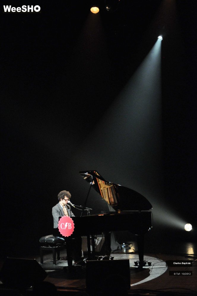 25/33 photos du spectacle Charles Baptiste