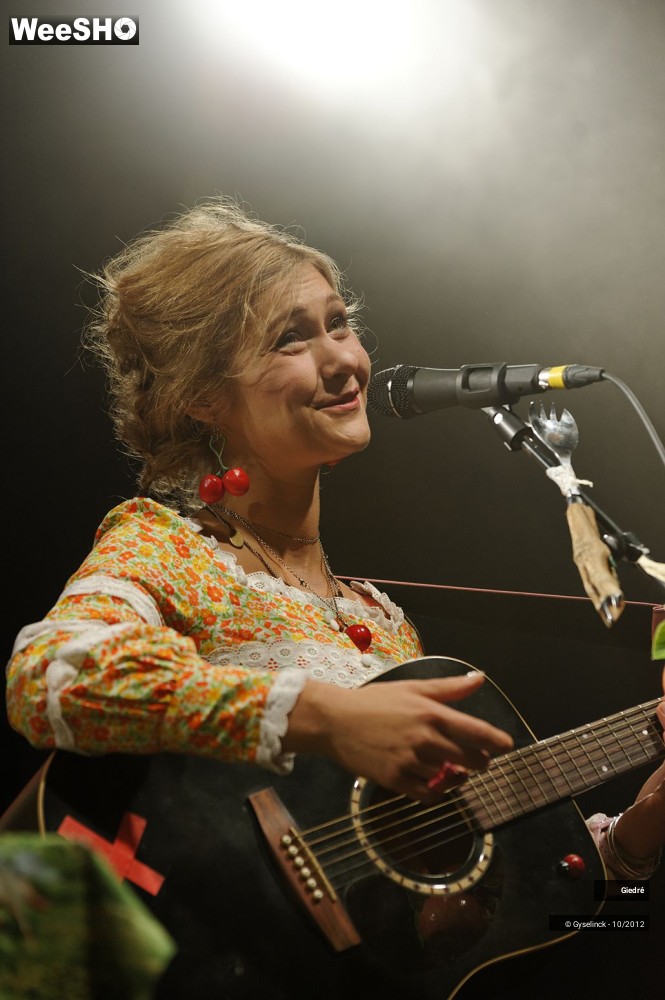 14/24 photos du spectacle Giédré