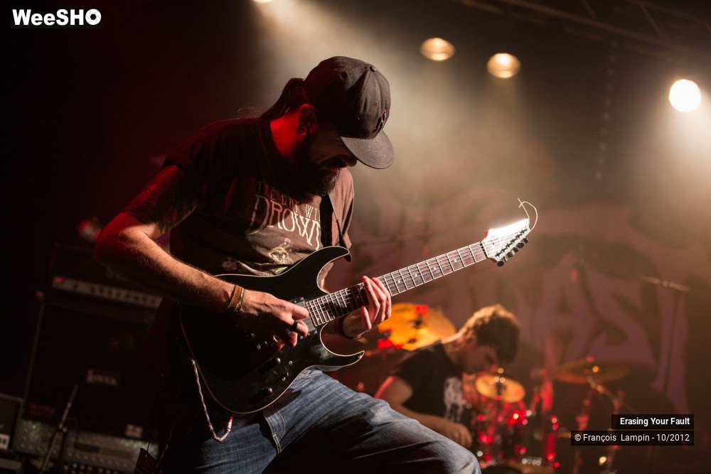 16/26 photos du spectacle Erasing Your Fault