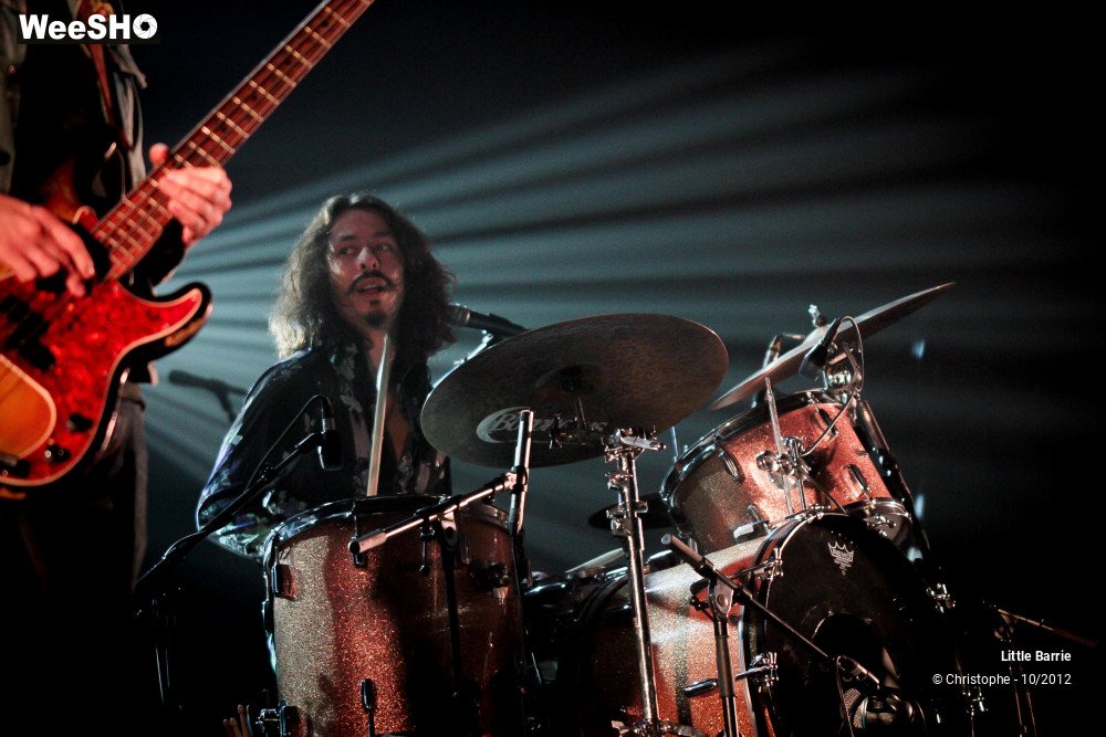 11/36 photos du spectacle Little Barrie