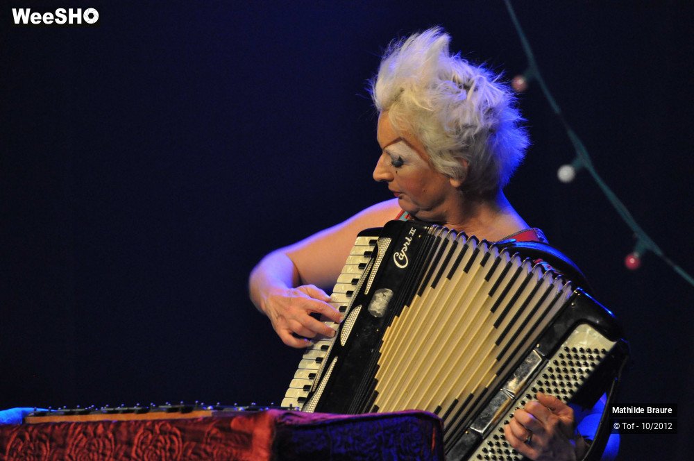 9/48 photos du spectacle Mathilde Braure  