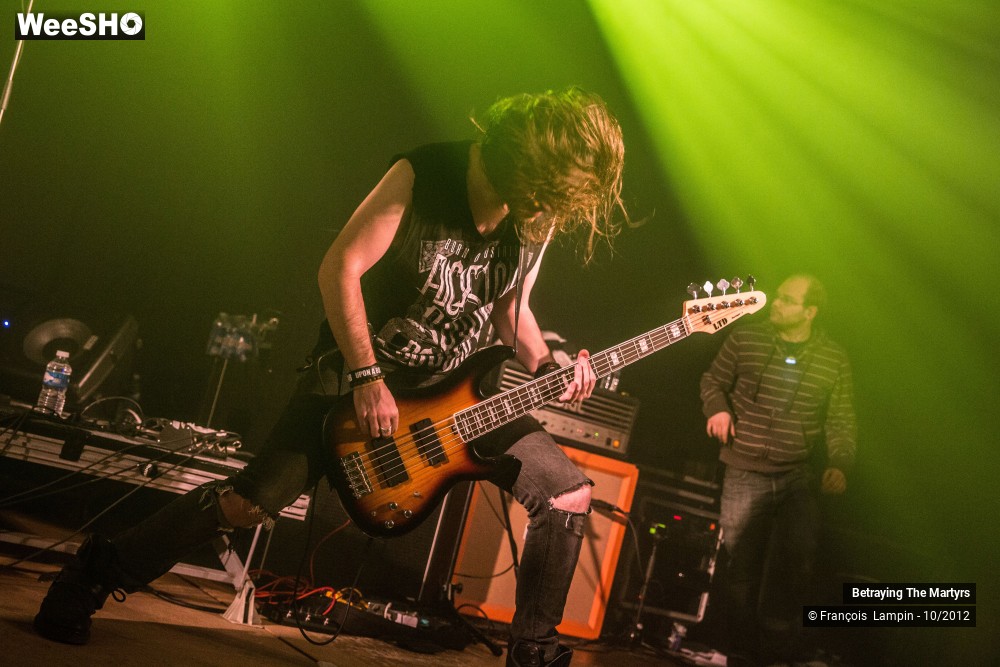 50/50 photos du spectacle Betraying The Martyrs