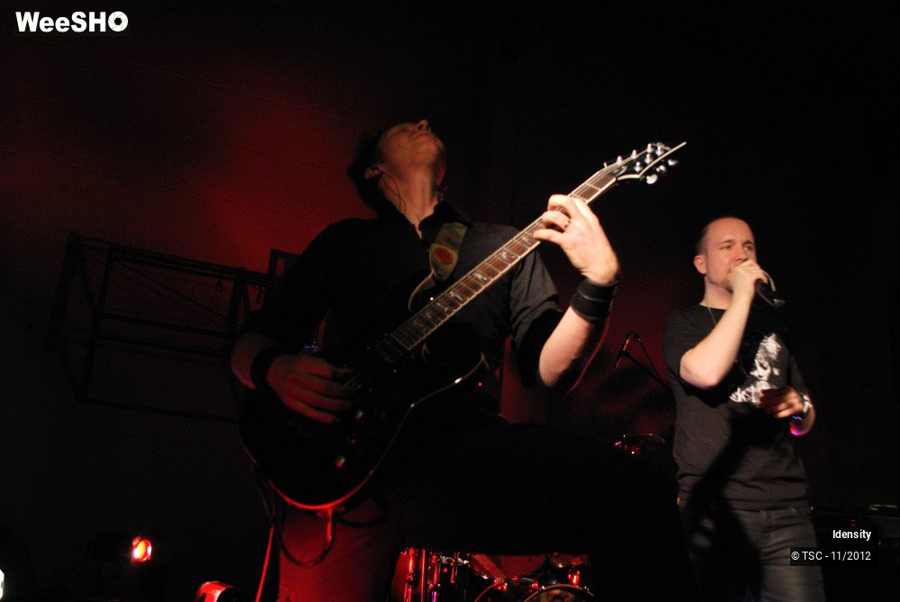 16/27 photos du spectacle Idensity