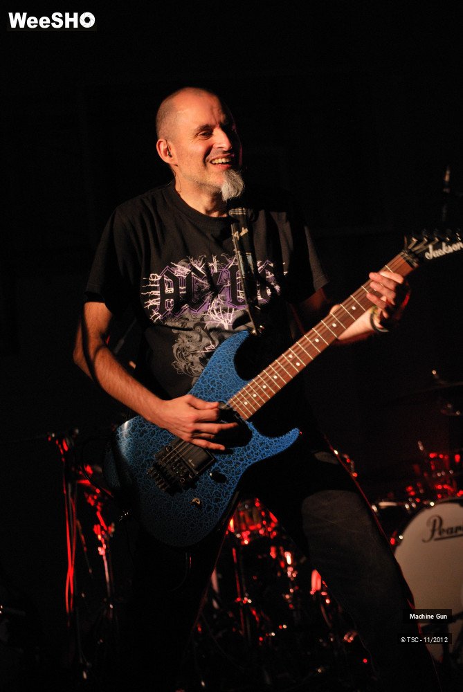 16/28 photos du spectacle Machine gun