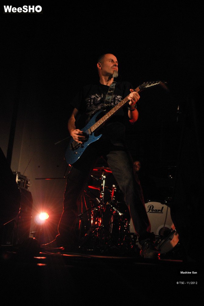 27/28 photos du spectacle Machine gun