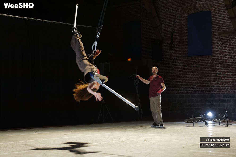 15/28 photos du spectacle A chaque grincement de ton coeur...