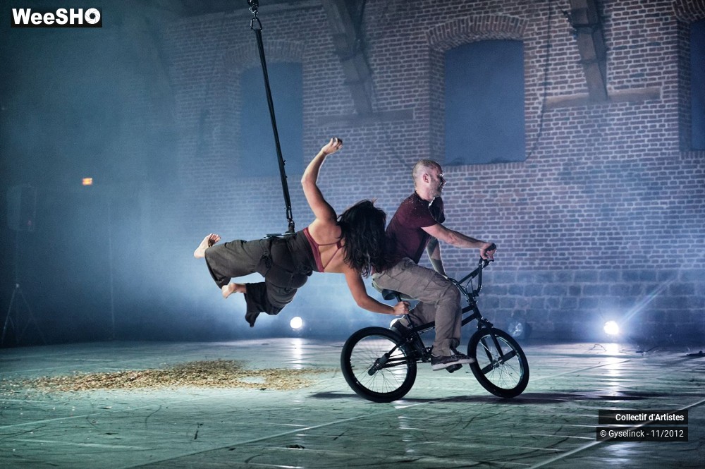 19/28 photos du spectacle A chaque grincement de ton coeur...