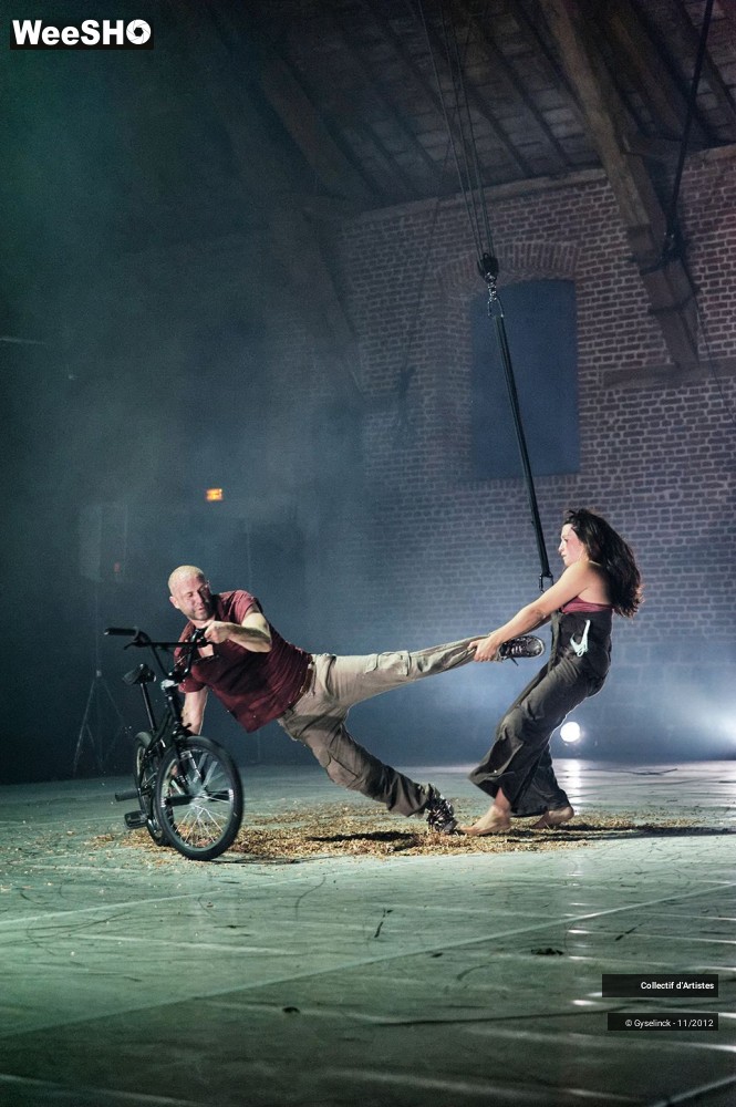 27/28 photos du spectacle A chaque grincement de ton coeur...