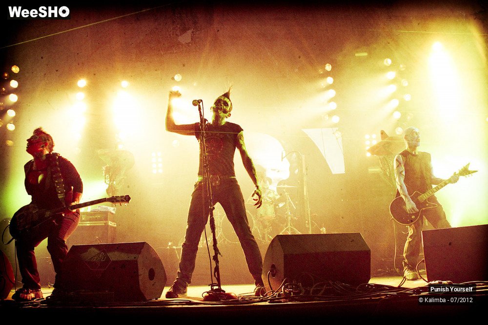11/14 photos du spectacle Punish Yourself