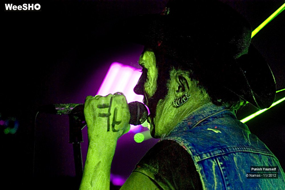6/42 photos du spectacle Punish Yourself