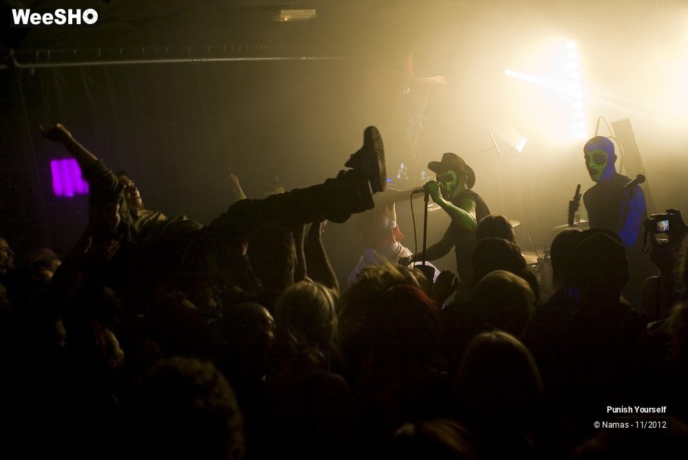 10/42 photos du spectacle Punish Yourself