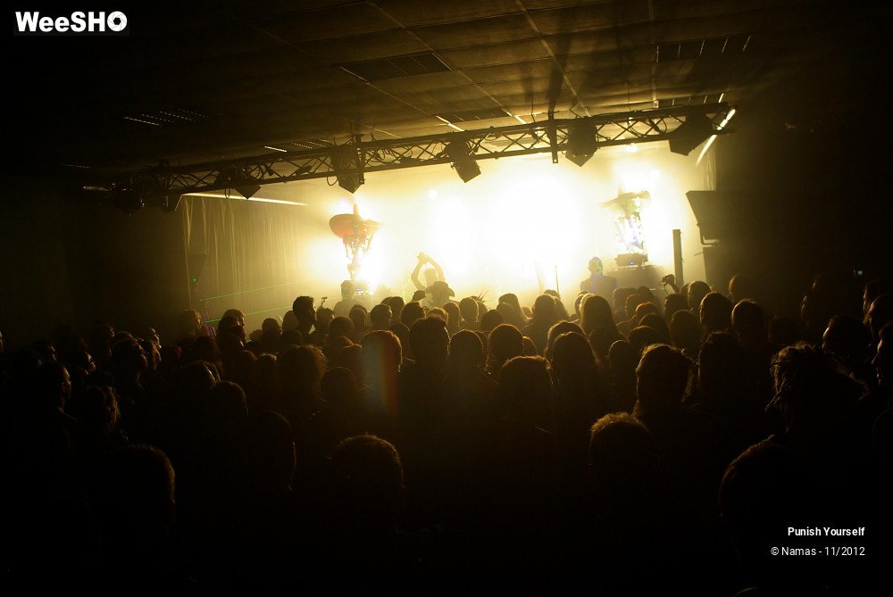 11/42 photos du spectacle Punish Yourself