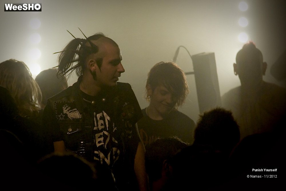 14/42 photos du spectacle Punish Yourself