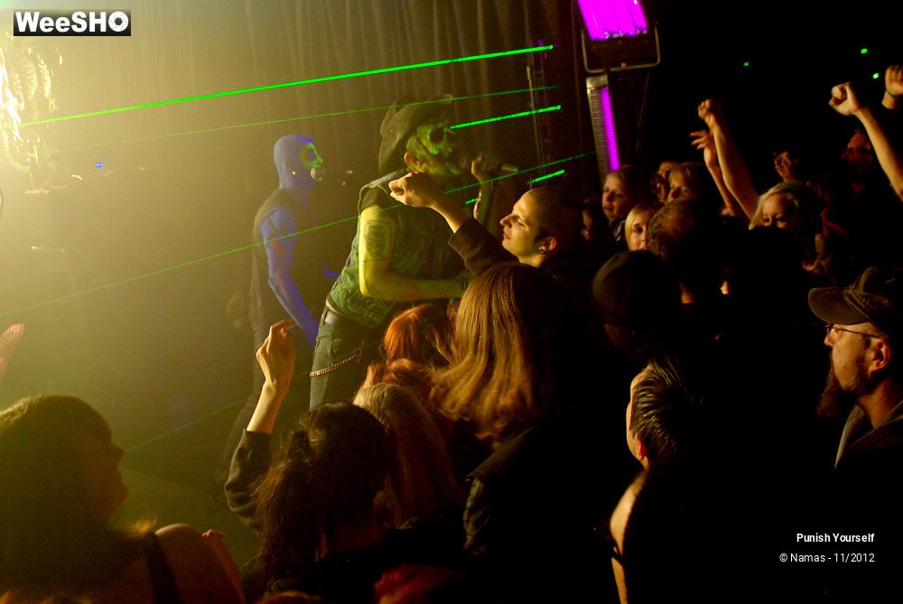 17/42 photos du spectacle Punish Yourself
