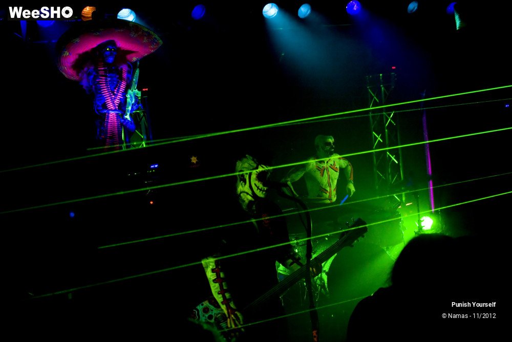 22/42 photos du spectacle Punish Yourself