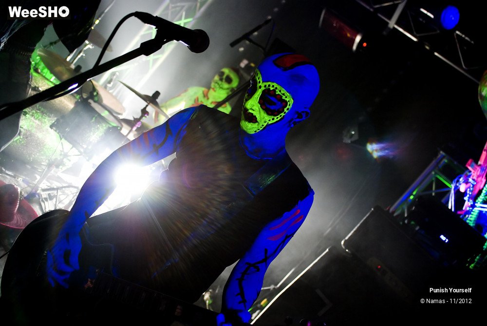 23/42 photos du spectacle Punish Yourself