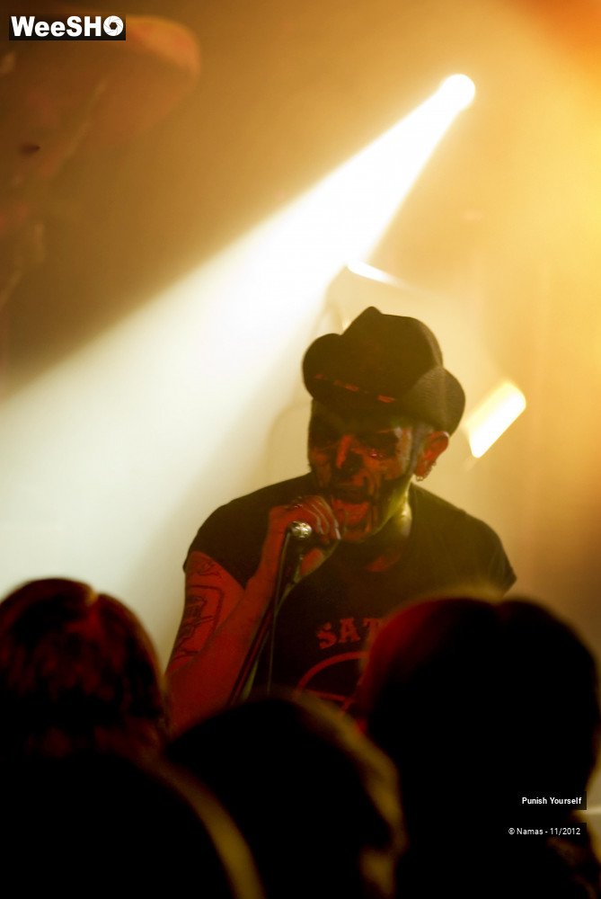 27/42 photos du spectacle Punish Yourself