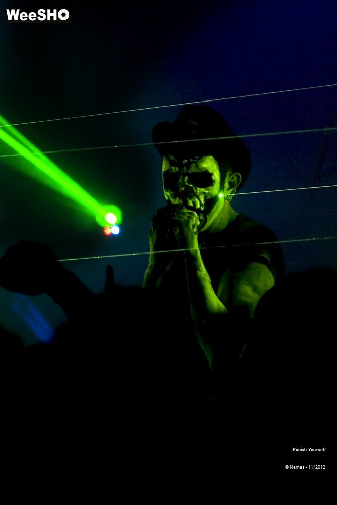 30/42 photos du spectacle Punish Yourself