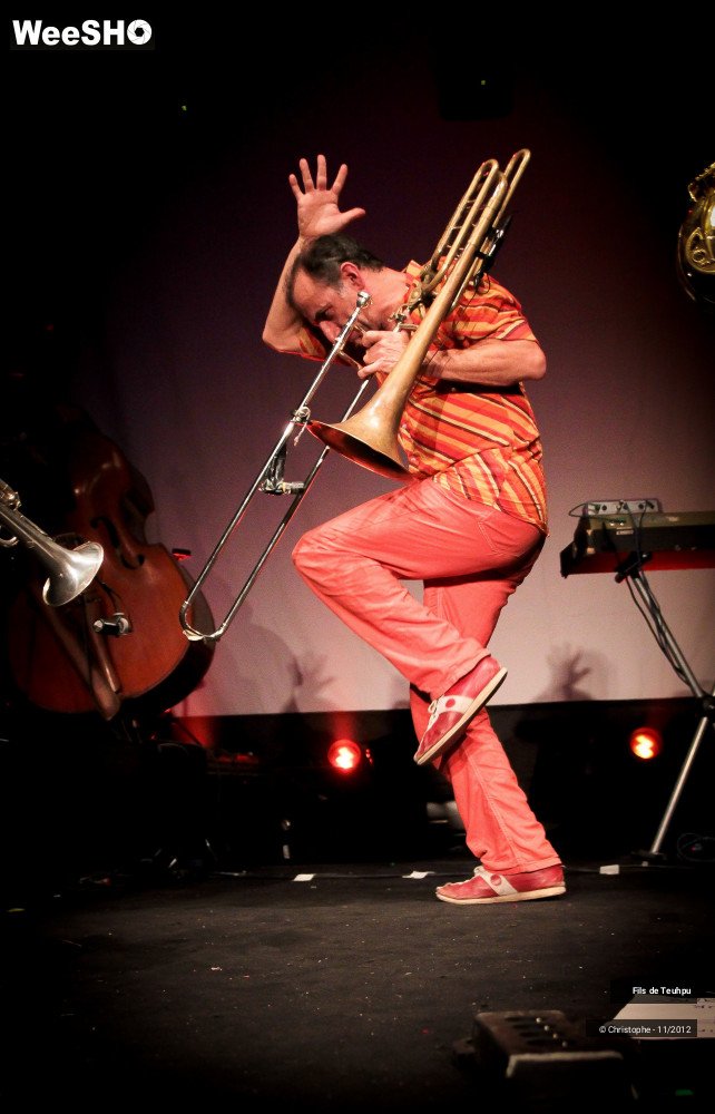 33/37 photos du spectacle Les fils de Teuhpu
