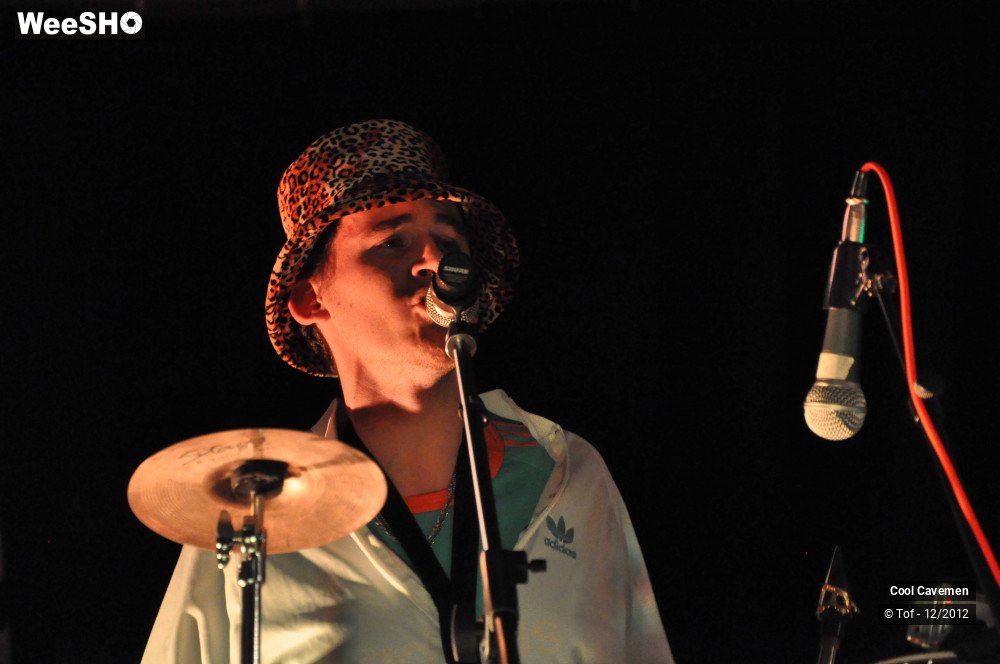 8/23 photos du spectacle Cool Cavemen  