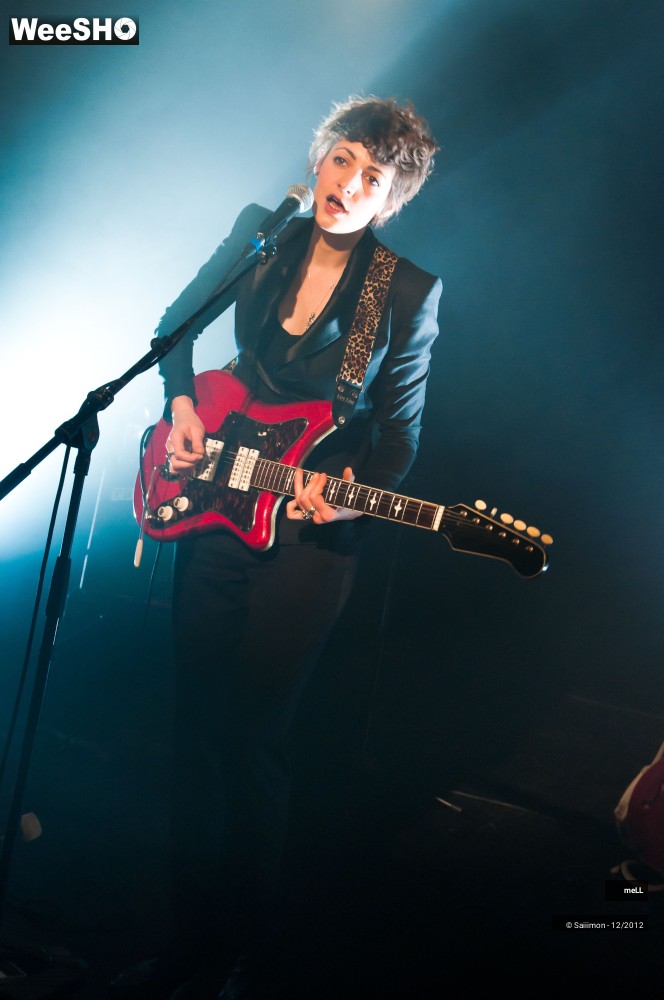 16/23 photos du spectacle meLL